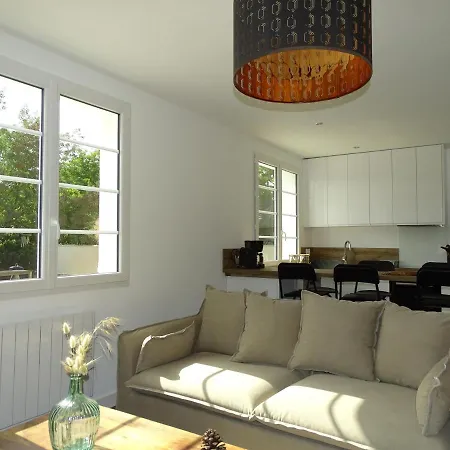 Holiday home Bernache, Maison Bord De *
