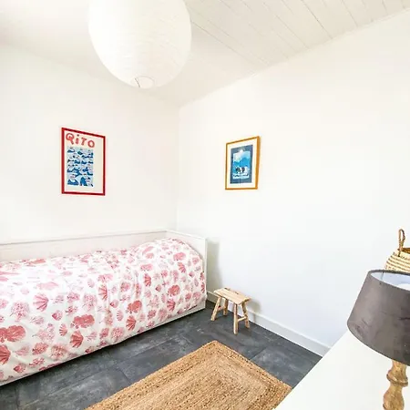 Semesterbostad Bernache, Maison Bord De *