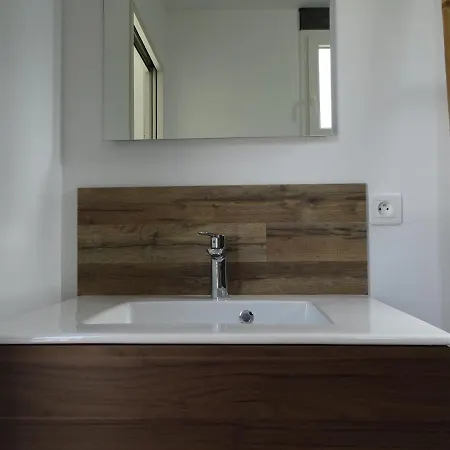 Bernache, Maison Bord De * Marennes (Charente-Maritime)