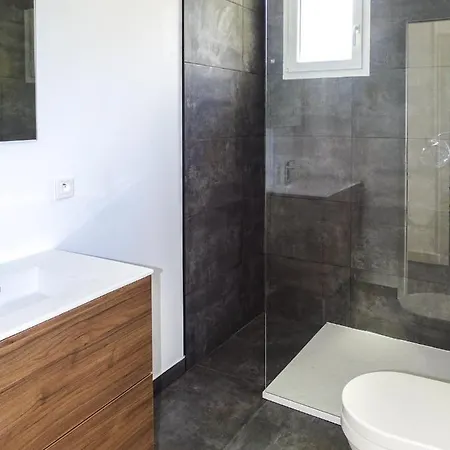 Bernache, Maison Bord De Semesterbostad Marennes (Charente-Maritime)