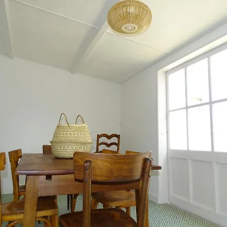 Holiday home Bernache, Maison Bord De *